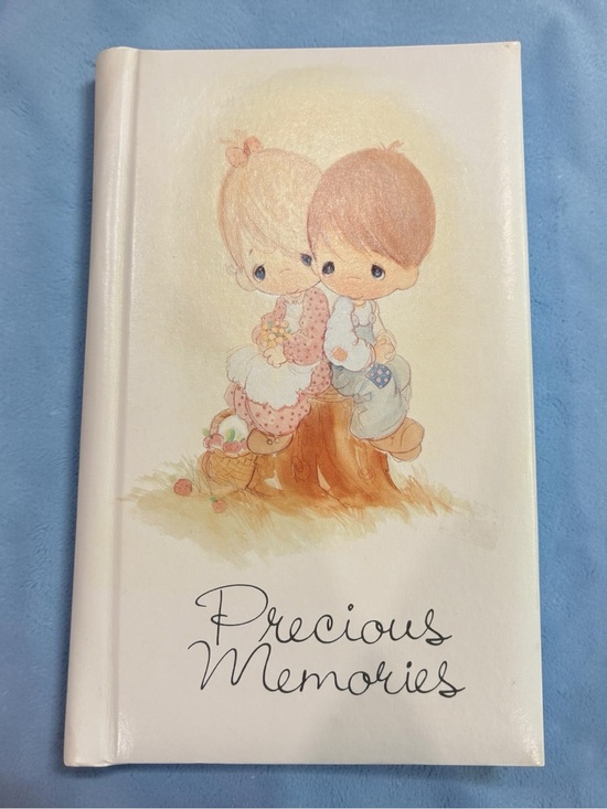 Precious Moments Other - Vtg Precious Moments Memories Photo Album holds 80 3.5" x 5" pictures - See Pics
